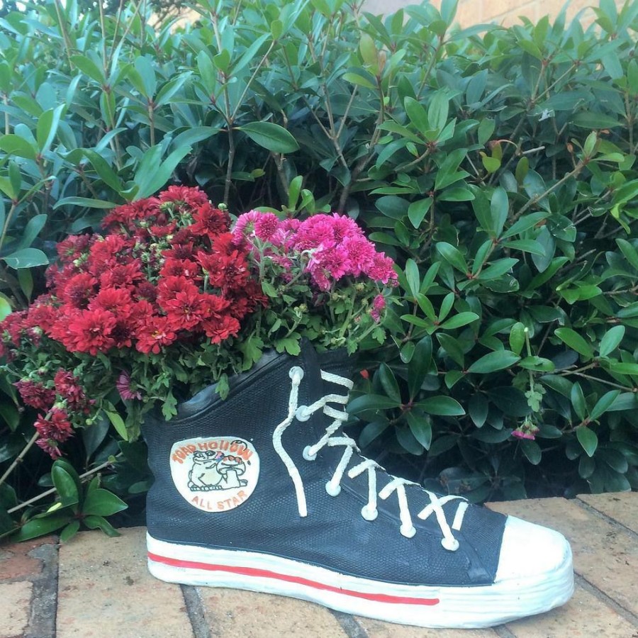 Outdoor Decor * | Homestyles 14 In. Black High Top Sneaker Shoe Planter (Holds 4 In. Pot)